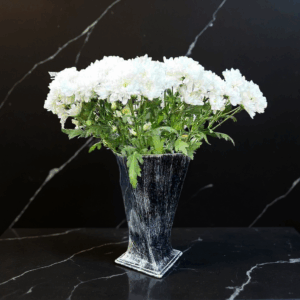 Wazon na kwiaty dekoracja cmentarna na grób czarno-srebrna MD909