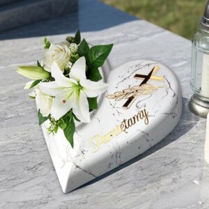 Biała doniczka serce